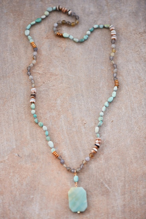 Natural Stone Bead Necklace with Stone Pendant