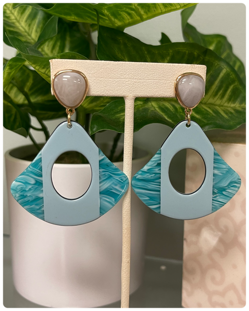 Jylan Acrylic Dangle Earrings~Sky