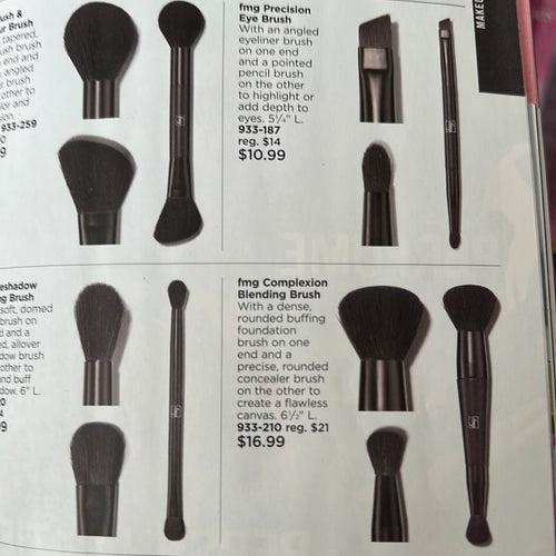 Avon Complexion Blending Brush